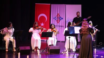 D&Uuml;NYA M&Uuml;ZİKLERİ&rdquo; KONSERİNE TAM NOT