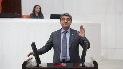EKMEN’DEN MECLİS TAKVİMİNE TEPKİ