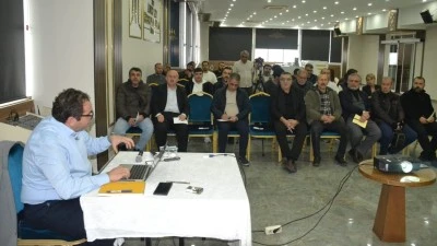 GAZETECİLERE YAPAY ZEKA VE DİJİTAL BECERİLER EĞİTİMİ