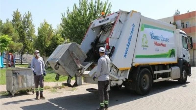 GÜNLÜK 400 TON ÇÖP BERTARAF EDİLİYOR