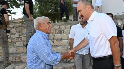 CANALP, SABAHIN ERKEN SAATLERİNDE YİNE KÖY YOLLARINDA
