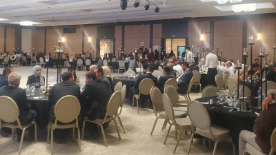 TURNUVA ŞAMPİYONLARI &Ouml;D&Uuml;LLERİNİ ALDI
