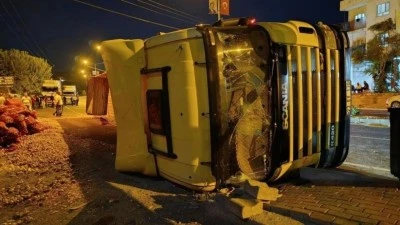 BEKİRHAN YOLUNDA FECİ TIR ÇARPIŞMASI: 1 ÖLÜ