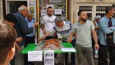 GERC&Uuml;ŞL&Uuml; ESNAFTAN AZİZ YILDIRIM JESTİ