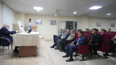 PROF. DR. İHSAN SÜREYYA SIRMA, ÖĞRENCİLERLE BULUŞTU