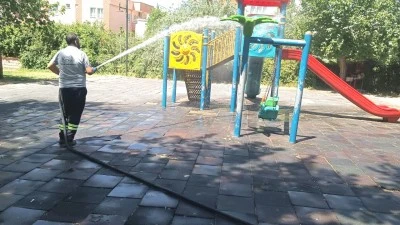 PARKLARDA TEMİZLİK ÇALIŞMALARI BAŞLADI
