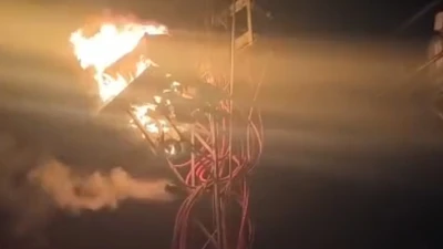 REZİDANS D&Uuml;Ğ&Uuml;N SALONU ARKASINDA TRAFO YANGINI PANİĞİ