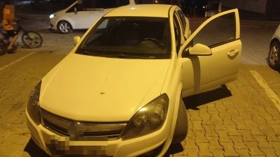 ARACIN MOTORUNDA GİZLENEN YILAN KORKUTTU