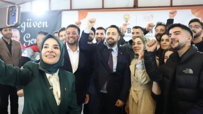 BAKAN G&Ouml;KTAŞ GEN&Ccedil;LERLE RAMAZAN COŞKUSUNU PAYLAŞTI