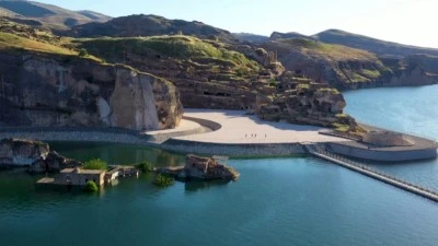 HASANKEYF KALESİ GECE DE ZİYARETE AÇILDI