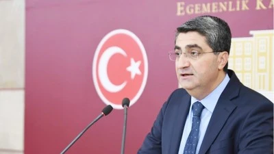 EKMEN: POZİTİF BARIŞ KENDİLİĞİNDEN GELMEZ