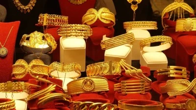 RİSK ARTTI, ALTIN Y&Uuml;KSELDİ