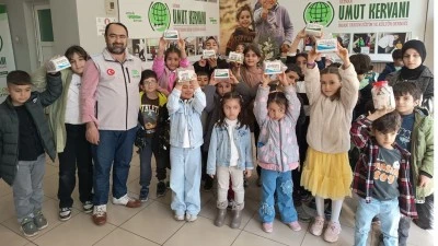 HAR&Ccedil;LIKLAR UMUDA D&Ouml;N&Uuml;ŞT&Uuml;