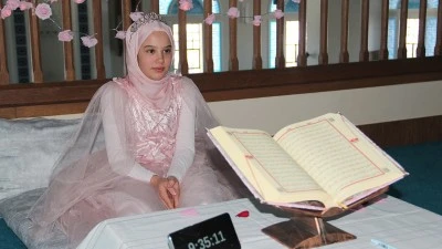 12 YAŞINDAKİ HAFIZDAN BİR G&Uuml;NDE EZBERE HATİM