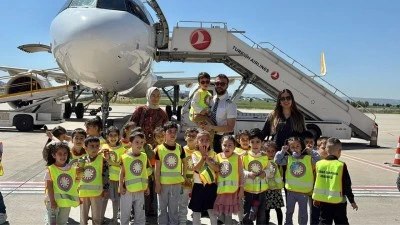 812 &Ouml;ĞRENCİ HAVACILIKLA TANIŞTI