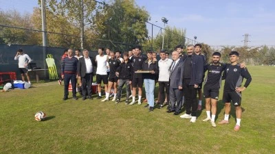 YILMAZ YIKILMAZ’DAN PETROLSPOR’A MORAL ZİYARETİ