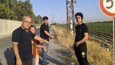 BATMAN&rsquo;DA KALDIRIMSIZ CADDE TEPKİ &Ccedil;EKTİ: &Ouml;ĞRENCİLER İ&Ccedil;İN RİSK OLUŞTURUYOR