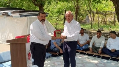 HAFIZLIK EĞİTİMİNE DESTEK VEREN HAYIRSEVERLERE PLAKET