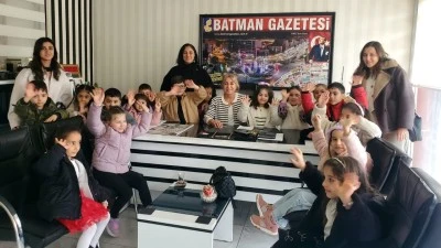 MİNİKLER GAZETEMİZE RENK KATTI