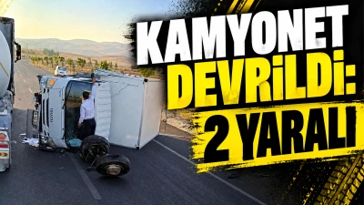 KAMYONET DEVRİLDİ: 2 YARALI