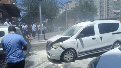 ÖNCE KAZA YAPTI ARDINDAN ALEV ALDI