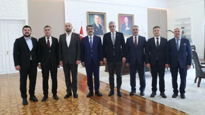 BATMAN'IN SAĞLIK G&Uuml;NDEMİ ANKARA'DA MASAYA YATIRILDI