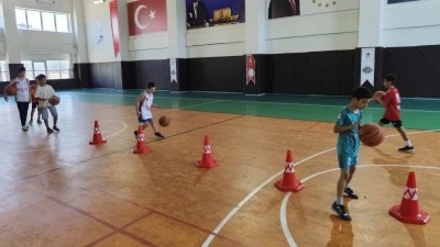 ÇOCUKLAR BASKETBOLLA TANIŞTI