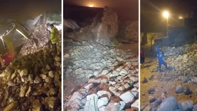 FIRTINA FELAKETİ: 2 KATLI EV YERLE BİR OLDU