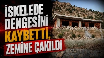 İSKELEDE DENGESİNİ KAYBETTİ, ZEMİNE &Ccedil;AKILDI