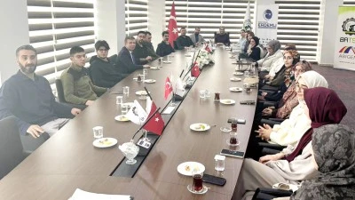 ERDEMLİ GEN&Ccedil;LİK&rsquo;TEN GEN&Ccedil;LERE &Ccedil;AĞRI: BİRLİKTE &Uuml;RETELİM