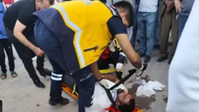 MOTOSİKLET S&Uuml;R&Uuml;C&Uuml;S&Uuml; YARALANDI