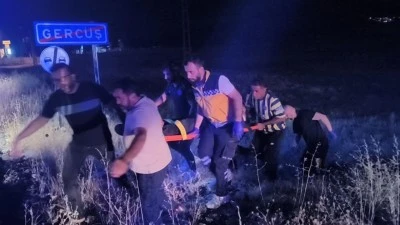 KONTROLDEN &Ccedil;IKAN PİKAP TARLAYA U&Ccedil;TU