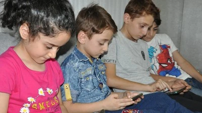 UZMANLARDAN &Ccedil;OCUKLARIN SOSYAL MEDYA KULLANIMINA UYARI