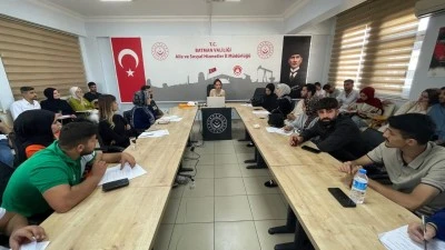 GENÇ ÇİFTLER EVLİLİKTE SAĞLIKLI İLETİŞİM ÖĞRENDİ