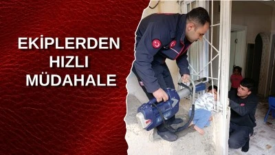 PENCERE KORKULUĞUNA SIKIŞAN &Ccedil;OCUK KURTARILDI