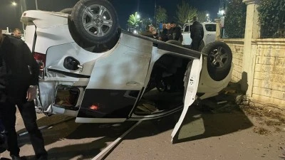 TİCARİ ARAÇ İLE CİP ÇARPIŞTI: 2 YARALI