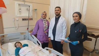 EVDE KEK YERKEN BOĞULMA TEHLİKESİ: 2 YAŞINDAKİ YİĞİT KURTARILDI