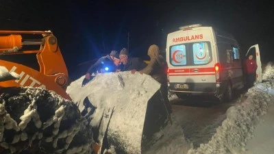 YOĞUN KAR YAĞIŞI ENGELLEDİ, EKİPLER GECE ULAŞTI