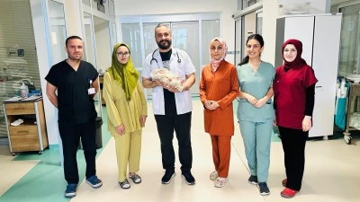 PREMAT&Uuml;RE BEBEĞİN HAYATA TUTUNUŞU Y&Uuml;REKLERİ ISITTI
