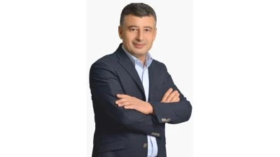 MAAŞINI ÖĞRENCİLERE BURS OLARAK DAĞITTI