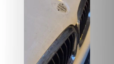 ARACIN AKSESUAR VE LOGOSUNU ÇALDILAR