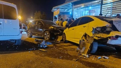 BATMAN’DA 3 ARACIN KARIŞTIĞI MADDİ HASARLI KAZA