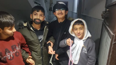 SER&Ecirc; SAL&Ecirc;&rsquo;DE &Ccedil;OCUKLAR KAPILARI &Ccedil;ALDI