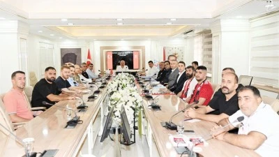 VALİ CANALP, PETROLSPOR TARAFTAR GRUPLARIYLA BULUŞTU