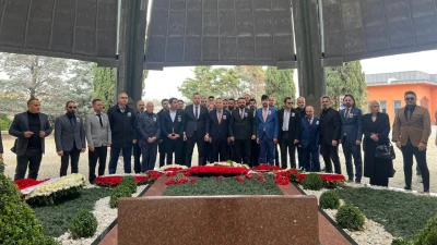 &Ouml;ZAL, VEFAT YIL D&Ouml;N&Uuml;M&Uuml;NDE SAYGI VE MİNNETLE ANILDI