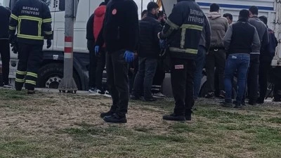 &Ccedil;EVRE YOLUNDA FECİ KAZA: ARA&Ccedil; ALTINDA KALDI