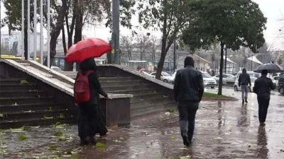 ÜLKE GENELİNDE YER YER SAĞANAK YAĞIŞ BEKLENİYOR