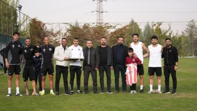 ALVİNA'DAN PETROLSPOR'A TATLI ZİYARET