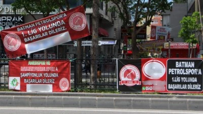 ŞAMPİYONLUK PANKARTLARI TEHLİKEYE D&Ouml;N&Uuml;ŞT&Uuml;