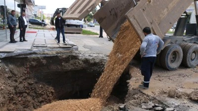 ANA SU HATTI ARIZASI KISA S&Uuml;REDE GİDERİLDİ